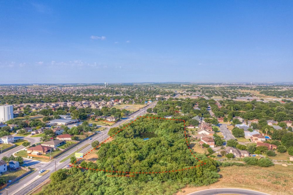 648 W County Line Rd, New Braunfels, TX 78130